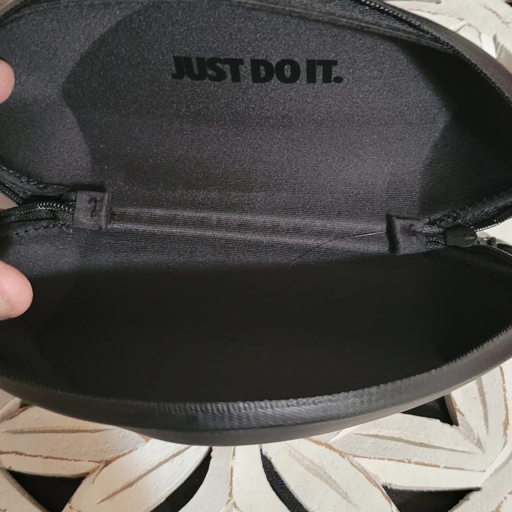 COPY - Nike Eyeglass Case - Picture 5 of 5